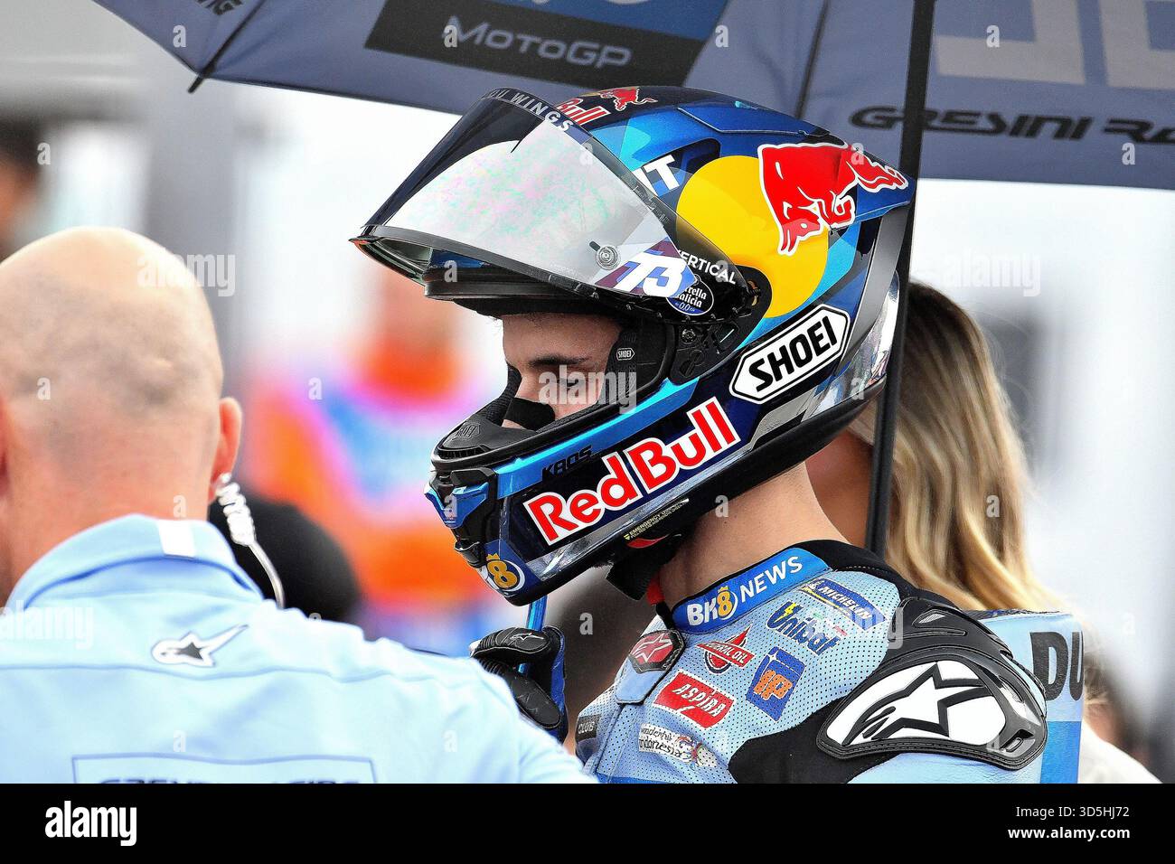 Le pilote espagnol Álex Márquez (BK8 Gresini Racing MotoGP) se concentre avant la course de sprint lors du Valencia 2025 MotoGP sur le circuit de la Comunitat Valenciana Ricardo Tormo à Valence, Espagne. (Crédits : Unicode images/Alamy Live News) Banque D'Images