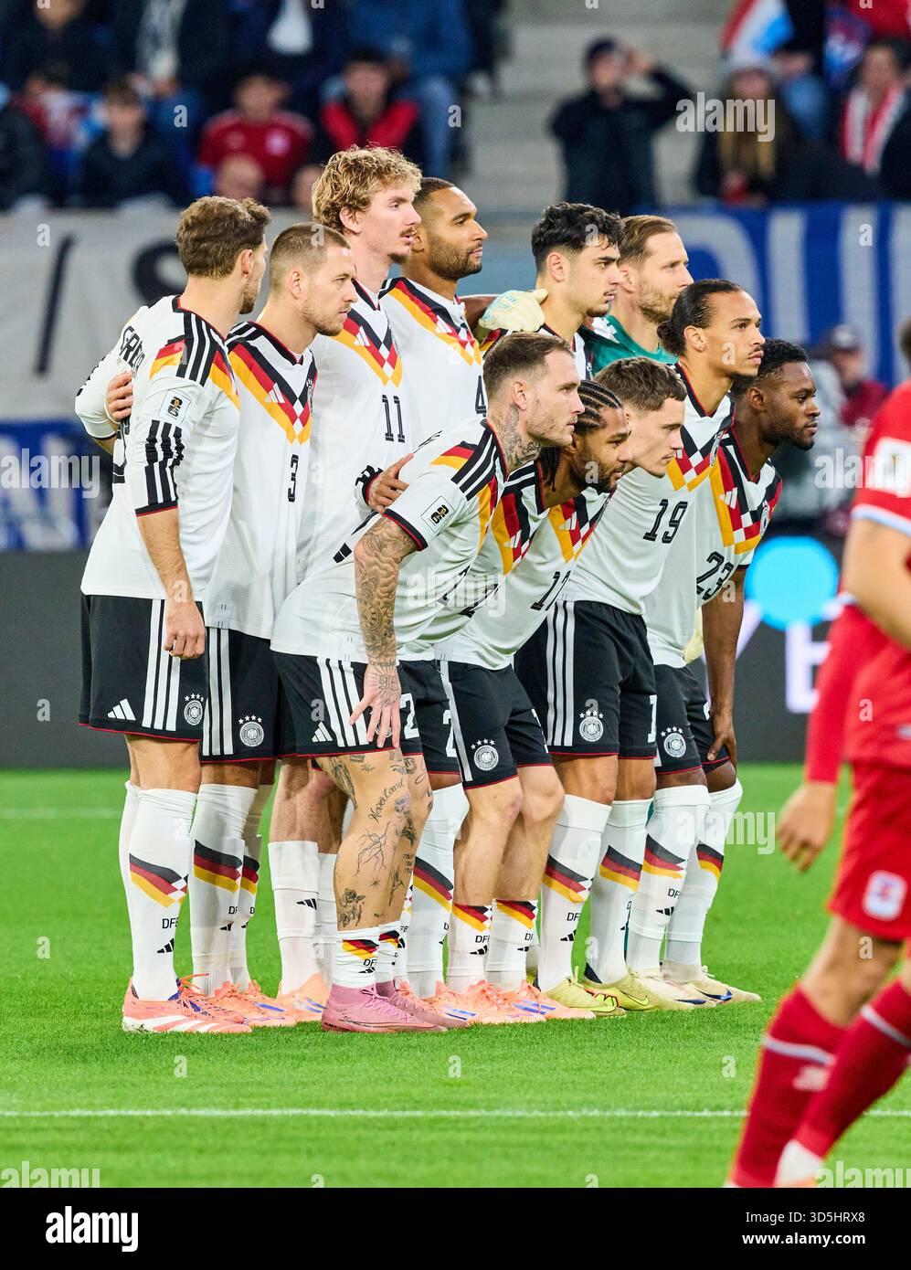 Luxembourg, Luxembourg. 14 novembre 2025. Photos d'équipe avant le match avec Leon Goretzka d'Allemagne Waldemar Anton d'Allemagne Nick Woltemade d'Allemagne Jonathan Tah d'Allemagne Aleksandar Pavlovic d'Allemagne Oliver Baumann gardien de but d'Allemagne David Raum d'Allemagne Serge Gnabry d'Allemagne Florian Wirtz d'Allemagne Leroy Sane d'Allemagne Ridle Baku d'Allemagne dans le match de qualification pour la Coupe du monde FIFA 2026 LUXEMBOURG - Allemagne 0-2 en saison 2025/2026 le 14 novembre 2025 au LUXEMBOURG. Photographe : ddp images/STAR-images crédit : ddp Media GmbH/Alamy Live News Banque D'Images