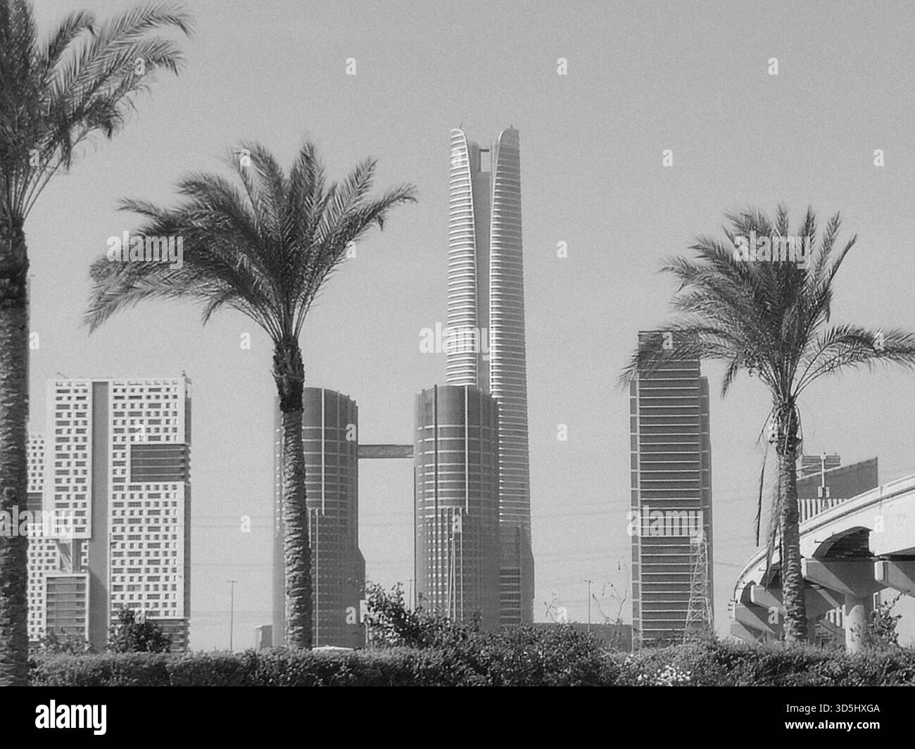 Le Caire, Egypte, 8 novembre 2025 : les tours et les bâtiments de la nouvelle capitale administrative, un projet de développement urbain à grande échelle en Egypte, prévu Banque D'Images