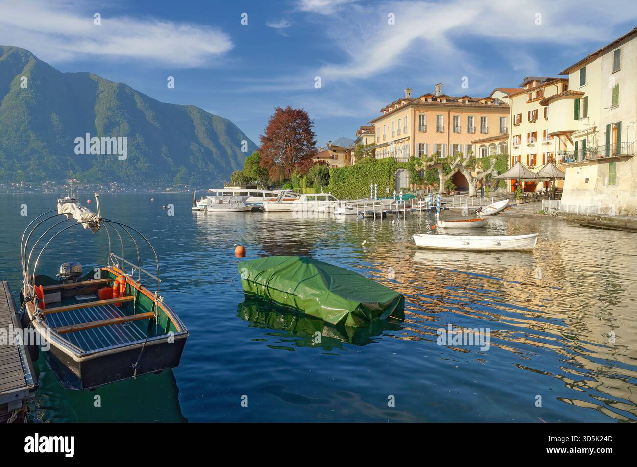 Village idyllique de Lenno au lac de Côme, région italienne des lacs, Lombardie, Italie Banque D'Images