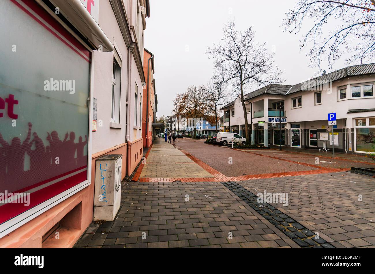 LETMATHE, ISERLOHN, ALLEMAGNE 16 NOVEMBRE 2025 centre commercial DOM-ARKADEN sur Hagener Straße Banque D'Images