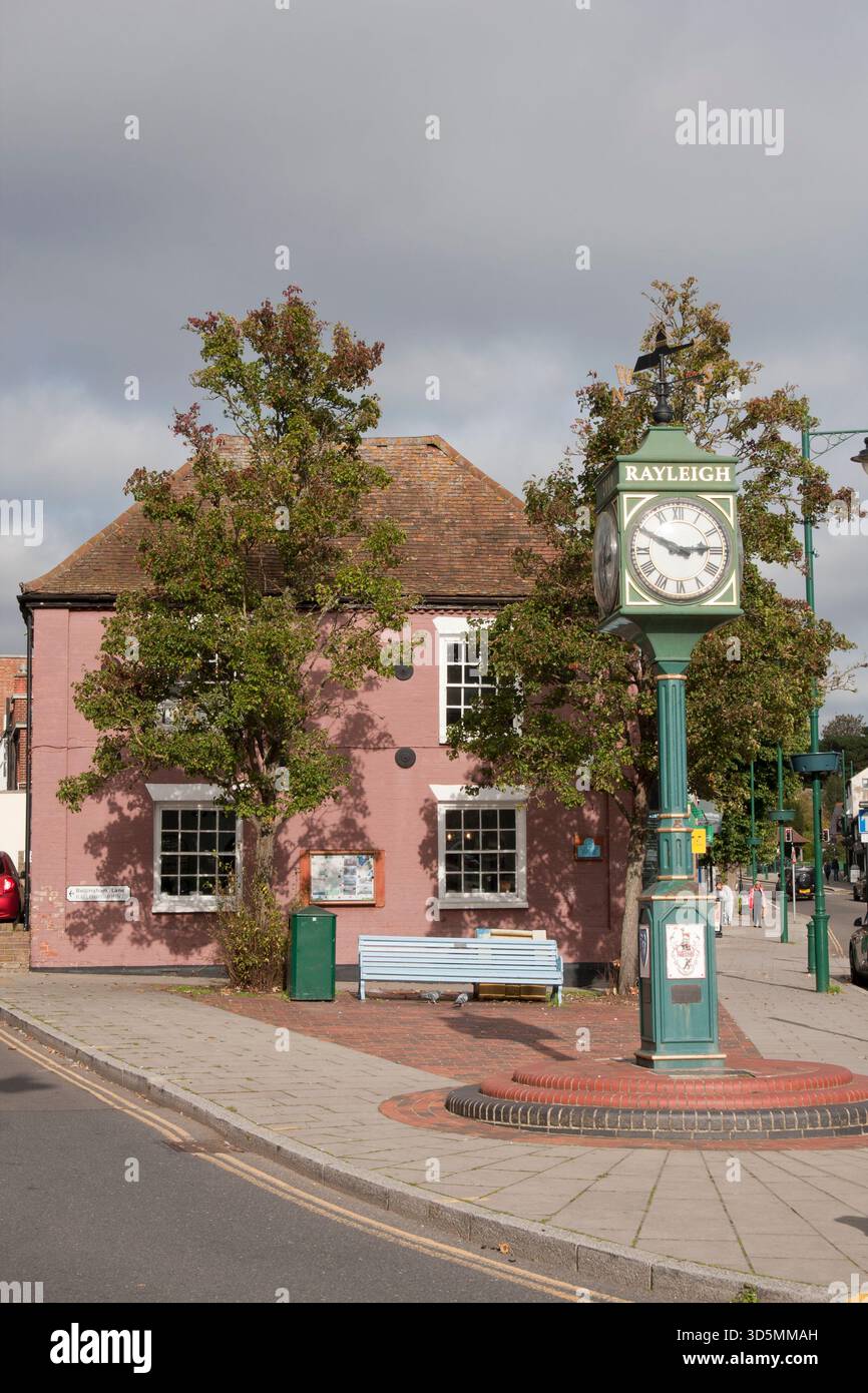 Hôtel de ville et tour de l'horloge millénaire, Rayleigh, Southend on Sea, Essex, Angleterre Banque D'Images