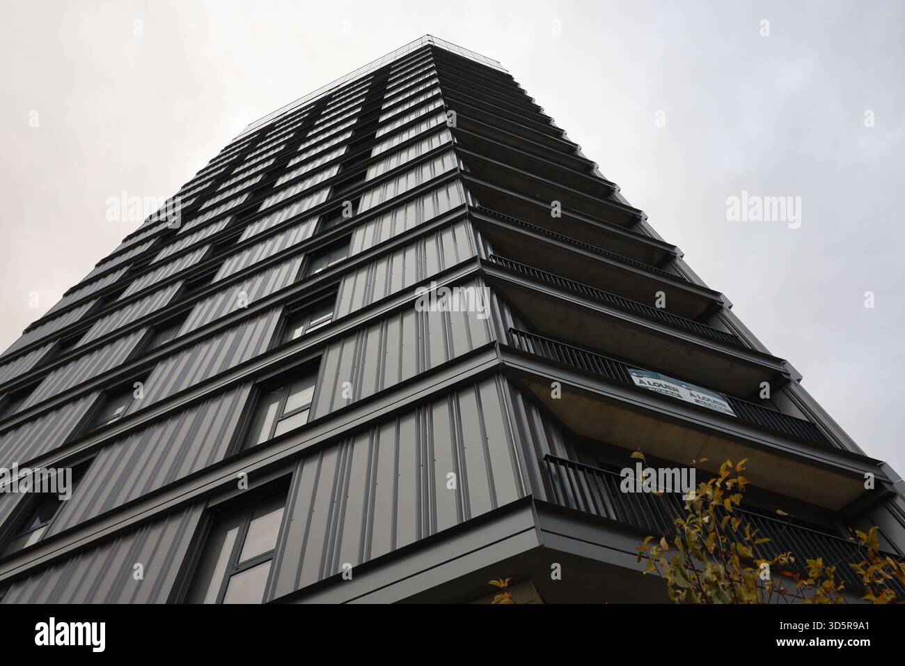 La Tour Elithis, bâtiment à énergie positive, vue extérieure, ville de Saint-Étienne, département de la Loire, France Banque D'Images