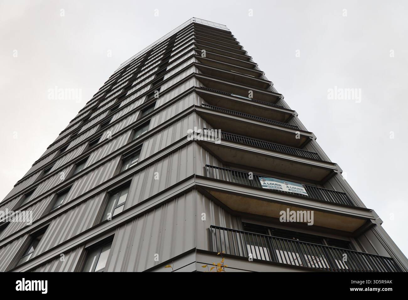 La Tour Elithis, bâtiment à énergie positive, vue extérieure, ville de Saint-Étienne, département de la Loire, France Banque D'Images
