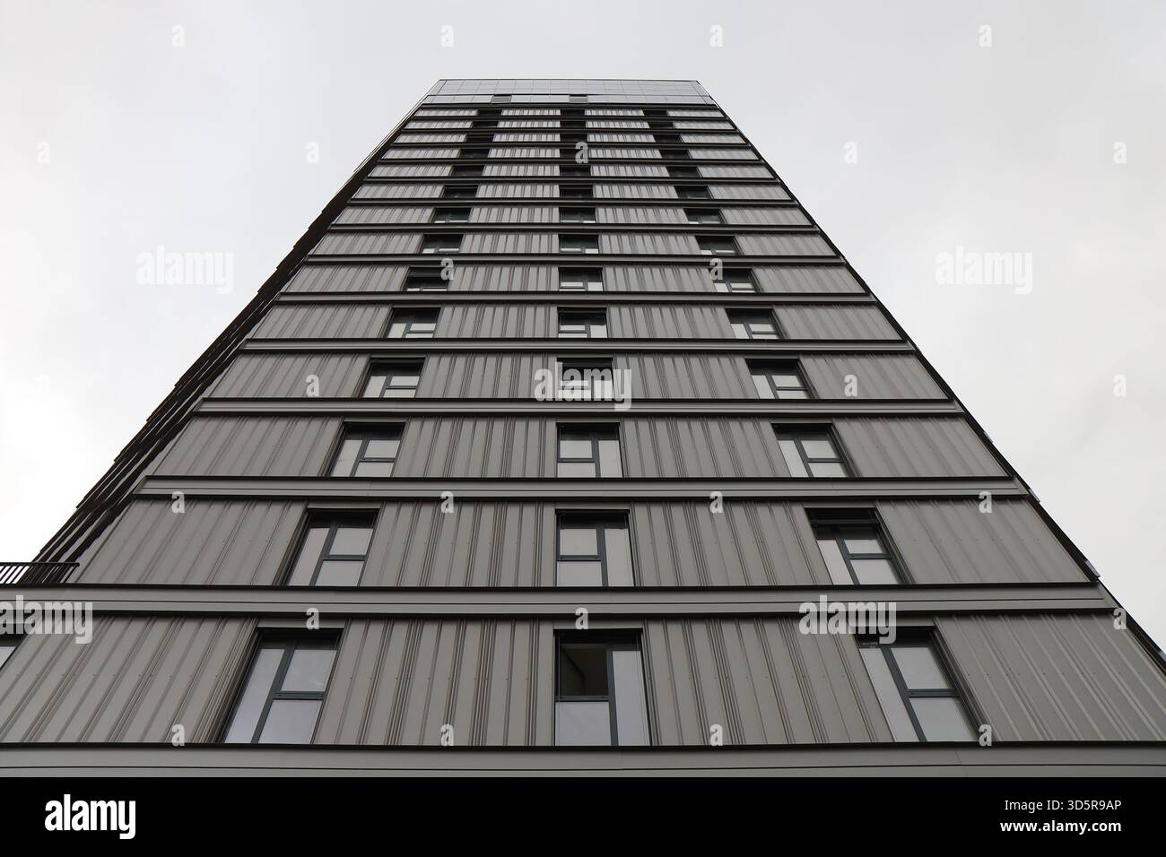 La Tour Elithis, bâtiment à énergie positive, vue extérieure, ville de Saint-Étienne, département de la Loire, France Banque D'Images