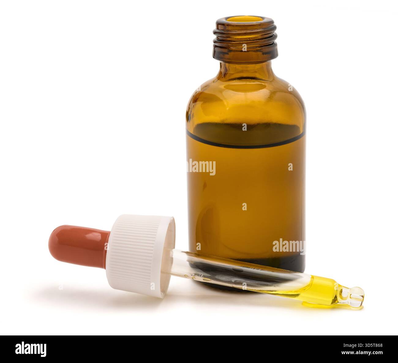Flacon compte-gouttes avec liquide jaune isolé sur blanc Banque D'Images