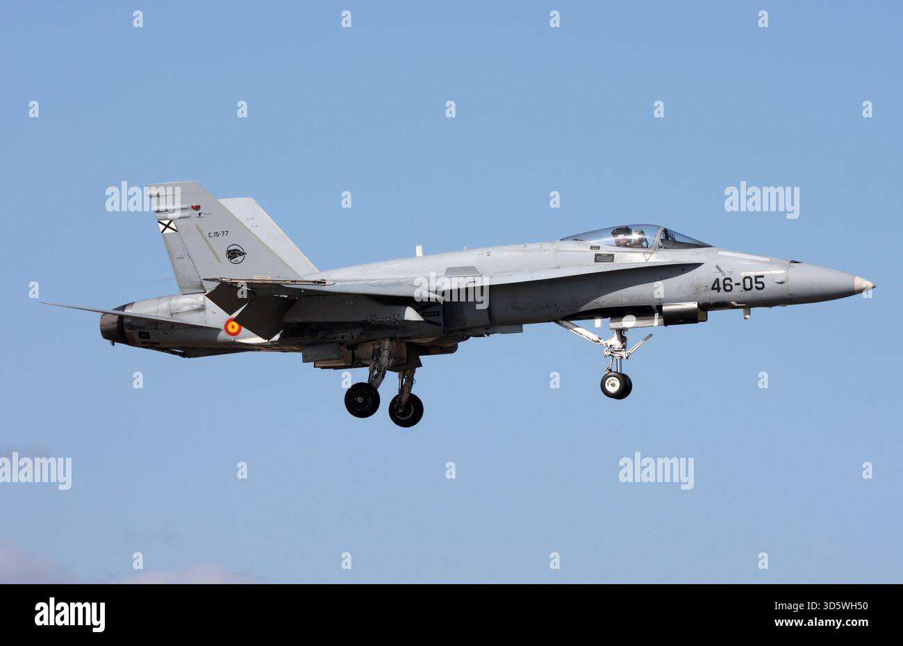 Un McDonnell Douglas F/A-18A+ Hornet de l'armée de l'air espagnole approche de l'aéroport de Lanzarote Arrecife Banque D'Images