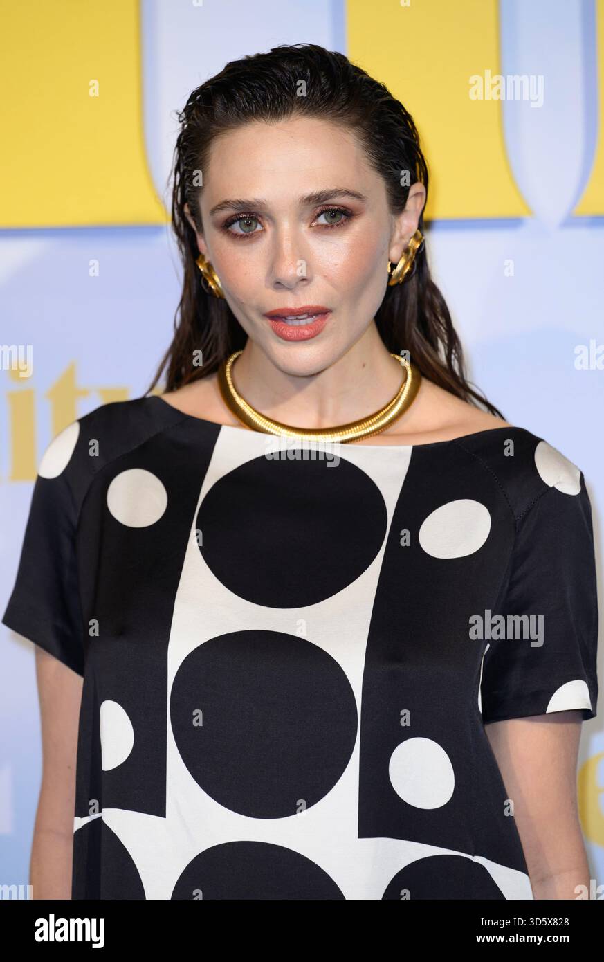 Londres, Royaume-Uni. 17 novembre 2025. Elizabeth Olsen assiste à la première Eternity UK, The Cinema, Battersea Power Station. Crédit : Doug Peters/EMPICS/Alamy Live News Banque D'Images