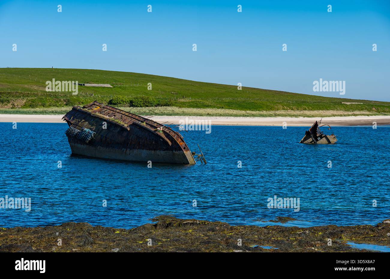 Navire rouillé abandonné coulé à Churchill Barriers, Orcades, Écosse, Royaume-Uni Banque D'Images