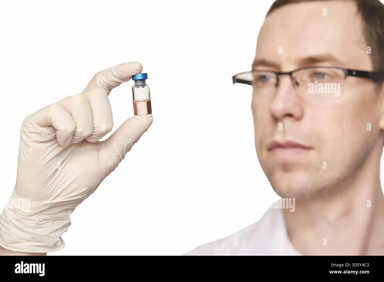 Docteur main holf médicament vaccin. Traitement de santé anti-virus. Infirmière médicale chirurgicale. Laboratoire de pharmacie. Centre de la résection. Concept Covid. Sécurité ana Banque D'Images