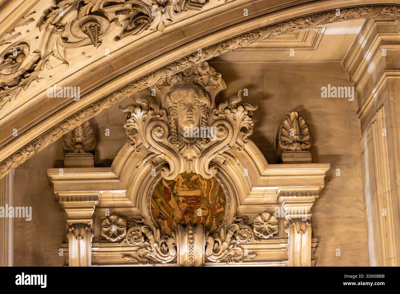 Éléments architecturaux éclectiques et de style Beaux-Arts du second Empire en France, rencontrent des éléments de néo-baroque, classicisme, architecture romaine, marbre, Banque D'Images