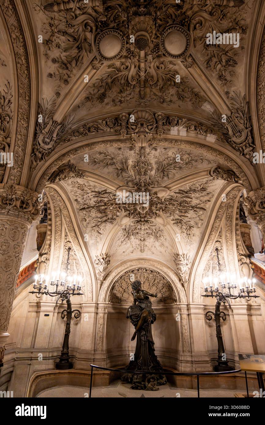 Éléments architecturaux éclectiques et de style Beaux-Arts du second Empire en France, rencontrent des éléments de néo-baroque, classicisme, architecture romaine, marbre, Banque D'Images