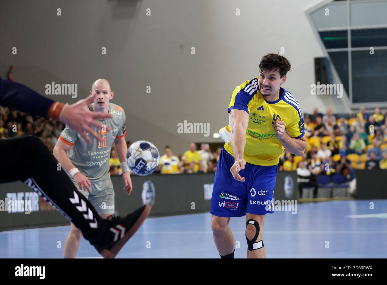 Szymon Sicko de Industria Kielce vu en action lors du match de la Ligue des Champions EHF 2025/2026 entre Industria Kielce et DEN Aalborg Handbold au Hall Legionow. Score final Industria Kielce 32 : 32 DEN Aalborg Handbold. Banque D'Images
