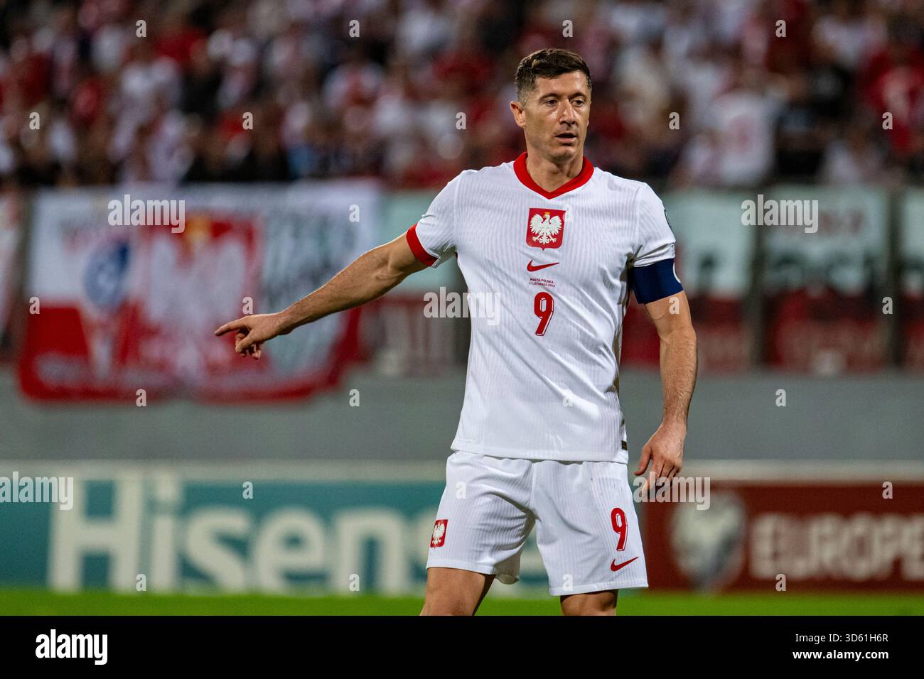 Attard, Malte. 17 novembre 2025. Robert Lewandowski, Polonais, lors du match du Groupe G de qualification de la Coupe du monde de la FIFA 2026 opposant Malte et la Pologne au stade national Ta' Qali à Attard, Malte, le 17 novembre 2025 (photo Andrew SURMA/Sipa USA). Crédit : Sipa USA/Alamy Live News Banque D'Images