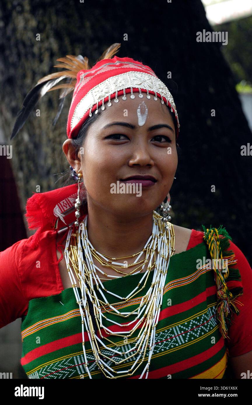 Différentes communautés indigènes du Bangladesh célèbrent la Journée internationale des indigènes du monde. Banque D'Images