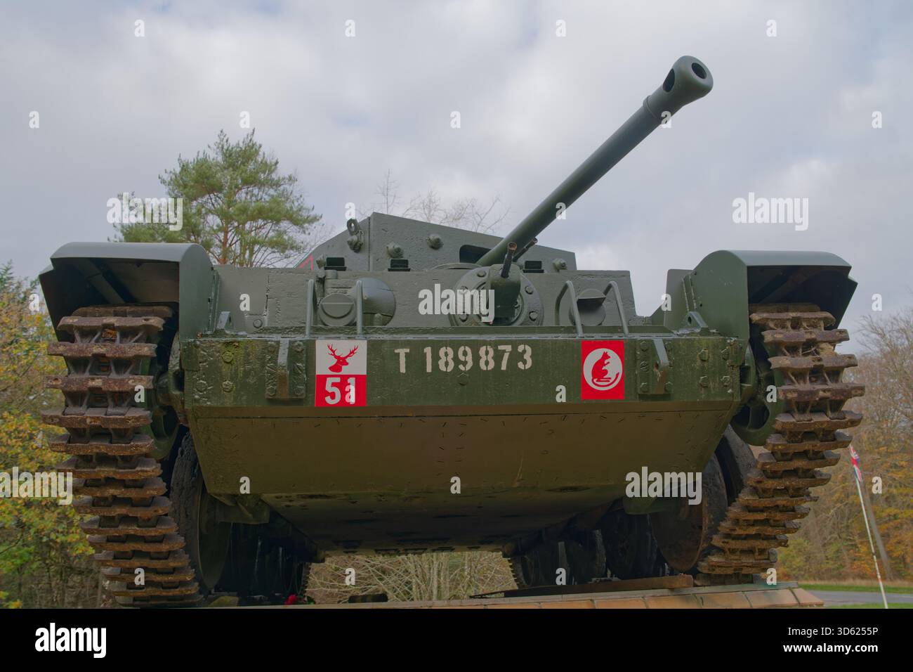 Mémorial de la 7e division blindée (Desert rats), char Cromwell Little Audrey II de la seconde Guerre mondiale sur socle en brique avec plaque de marbre, près de Mundford, Norfolk, Royaume-Uni Banque D'Images
