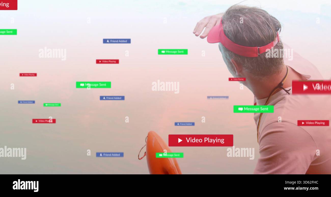 Ombrage homme dans la chemise rose de visière rouge tenant bouée de sauvetage sur le ciel pastel avec des notifications, espace de copie Banque D'Images