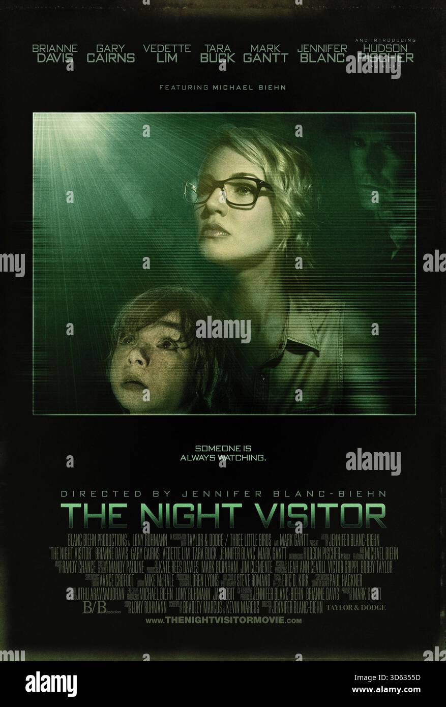 Night Visitor (2013) réalisé par Jennifer Blanc-Biehn avec Brianne Davis, Gary Cairns et Tara Buck. Un couple de banlieue tentant de réconcilier leur mariage troublé suit le conseil d’un spiritualiste de filmer leur vie, mais les images révèlent que leur fils parle à une entité invisible appelée le visiteur de nuit. Affiche internationale une feuille à USAGE ÉDITORIAL EXCLUSIF. Crédit : BFA / Taylor & Dodge Banque D'Images