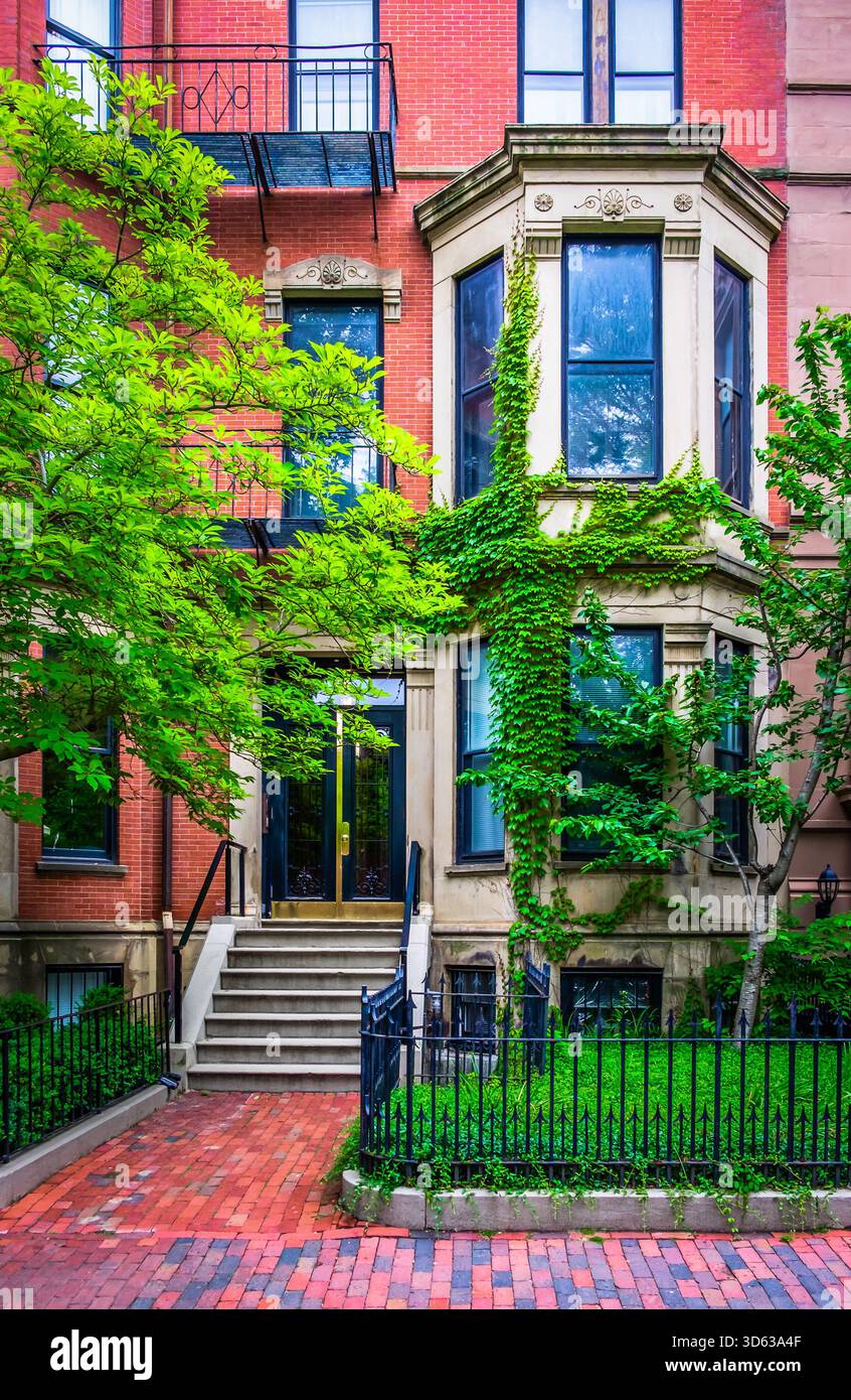 Massachusetts, États-Unis, 9 juin 2025, vue d'un bâtiment sur Marlborough Street dans le quartier de Back Bay, Boston Banque D'Images