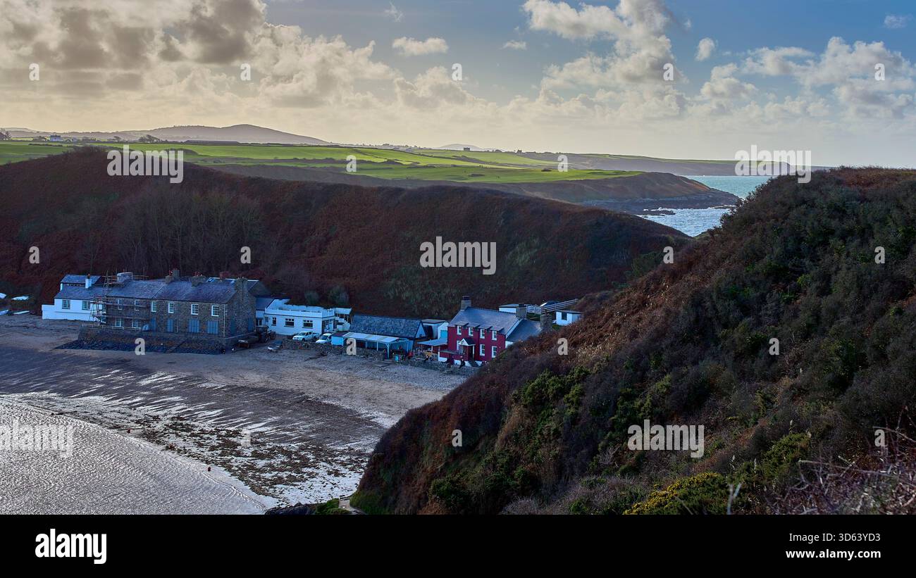 Vue sur le Ty COCH Inn Porthdinllaen, Morfa Nefyn, pays de Galles Banque D'Images