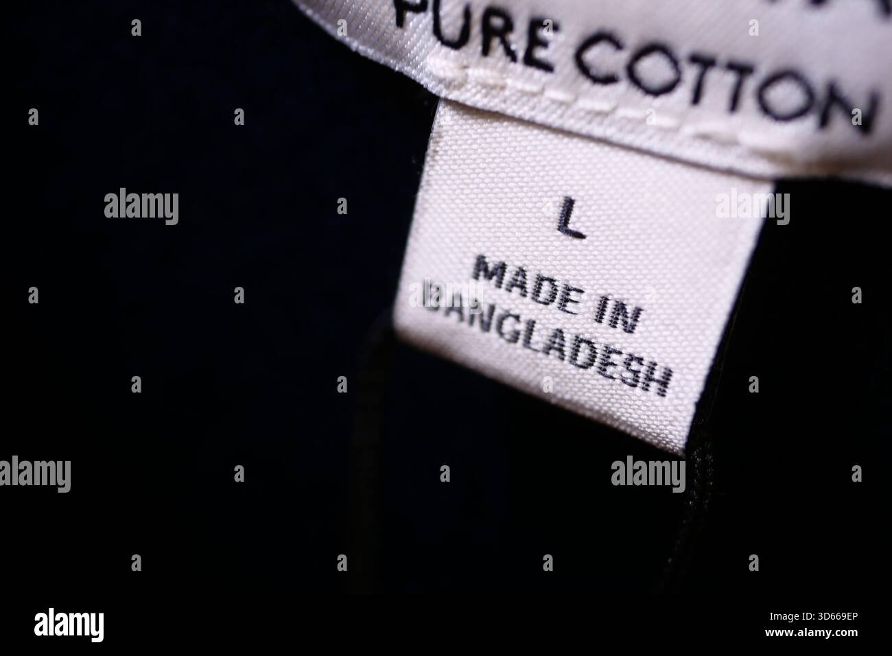 Étiquette montrant le tissu de coton et l'origine au Bangladesh Banque D'Images