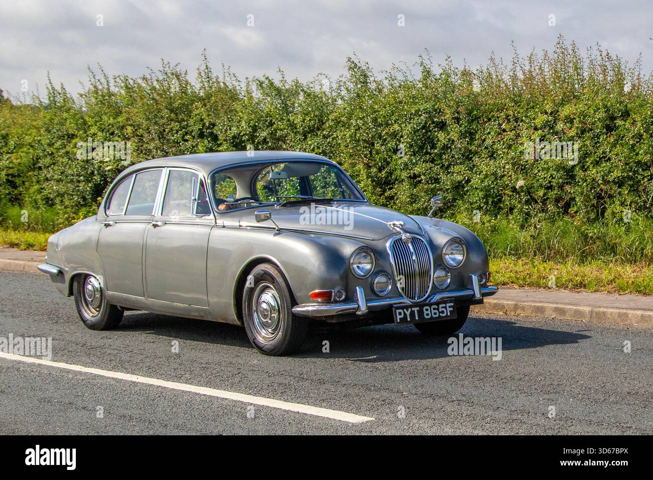 1968 gris Jaguar S type, appelé XKE aux États-Unis, voiture essence 3781 cm3, voiture berline de luxe classique, Mark 2 ; automobile à Preston, Royaume-Uni Banque D'Images