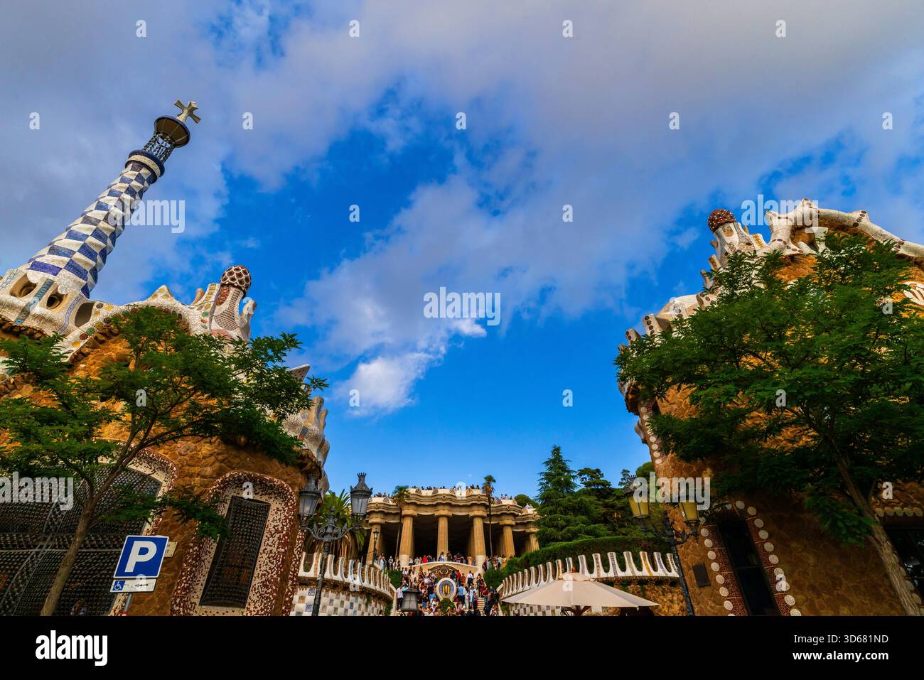 Célèbre Parc Güell à Barcelone, Catalogne, Espagne. Le parc a été conçu par Antonio Gaudi et construit à la fin du XIXe siècle et au début du XXe siècle pour Catalan i. Banque D'Images