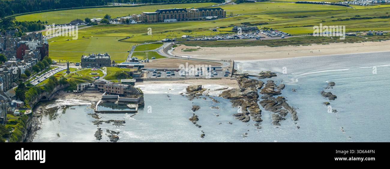 Vue aérienne des parcours de golf de produits Andrews en Ecosse. ROYAUME-UNI Banque D'Images