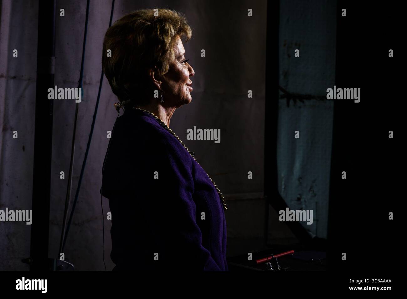 Washington, États-Unis. 19 novembre 2025. Linda McMahon, secrétaire à l'éducation, donne une interview télévisée devant la Maison Blanche à Washington, DC, le mercredi 19 novembre 2025. L’administration Trump a annoncé qu’elle accélérerait ses plans de démantèlement du ministère de l’éducation. Photo de Samuel Corum/UPI crédit : UPI/Alamy Live News Banque D'Images