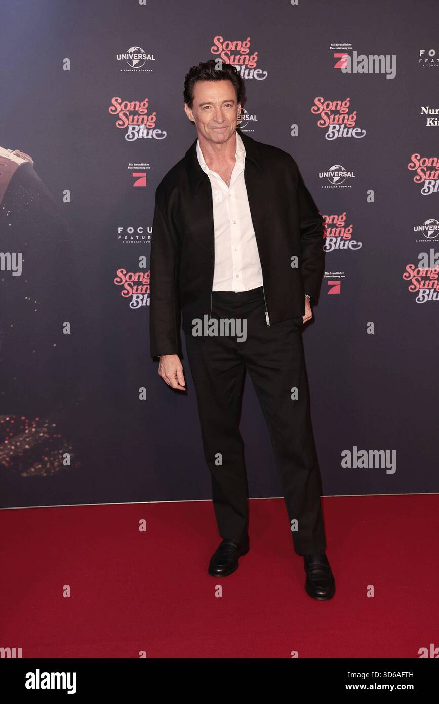 Hugh Jackman BEI der Song Sung Blue film Premiere AM 19.11.2025 im Zoo Palast à Berlin Song Sung Blue Filmpremiere à Berlin mit Hugh Jackman & Kate Hudson *** Hugh Jackman à la première du film Song Sung Blue le 19 11 2025 au Zoo Palast à Berlin Song Sung Blue première du film à Berlin avec Hugh Jackman Kate Hudson Banque D'Images