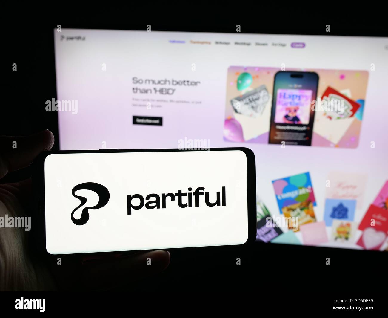 Dans cette illustration photo, un smartphone avec le logo de la société américaine de planification d'événements sociaux Partiful Co. est vu sur l'écran en face du site Web. (Photo timon Schneider / SOPA images/SIPA USA) *** strictement à des fins éditoriales *** Banque D'Images