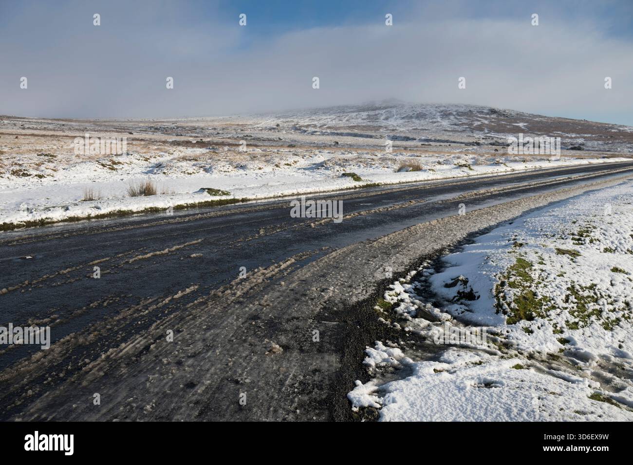 Routes glacées Dartmoor en hiver Banque D'Images