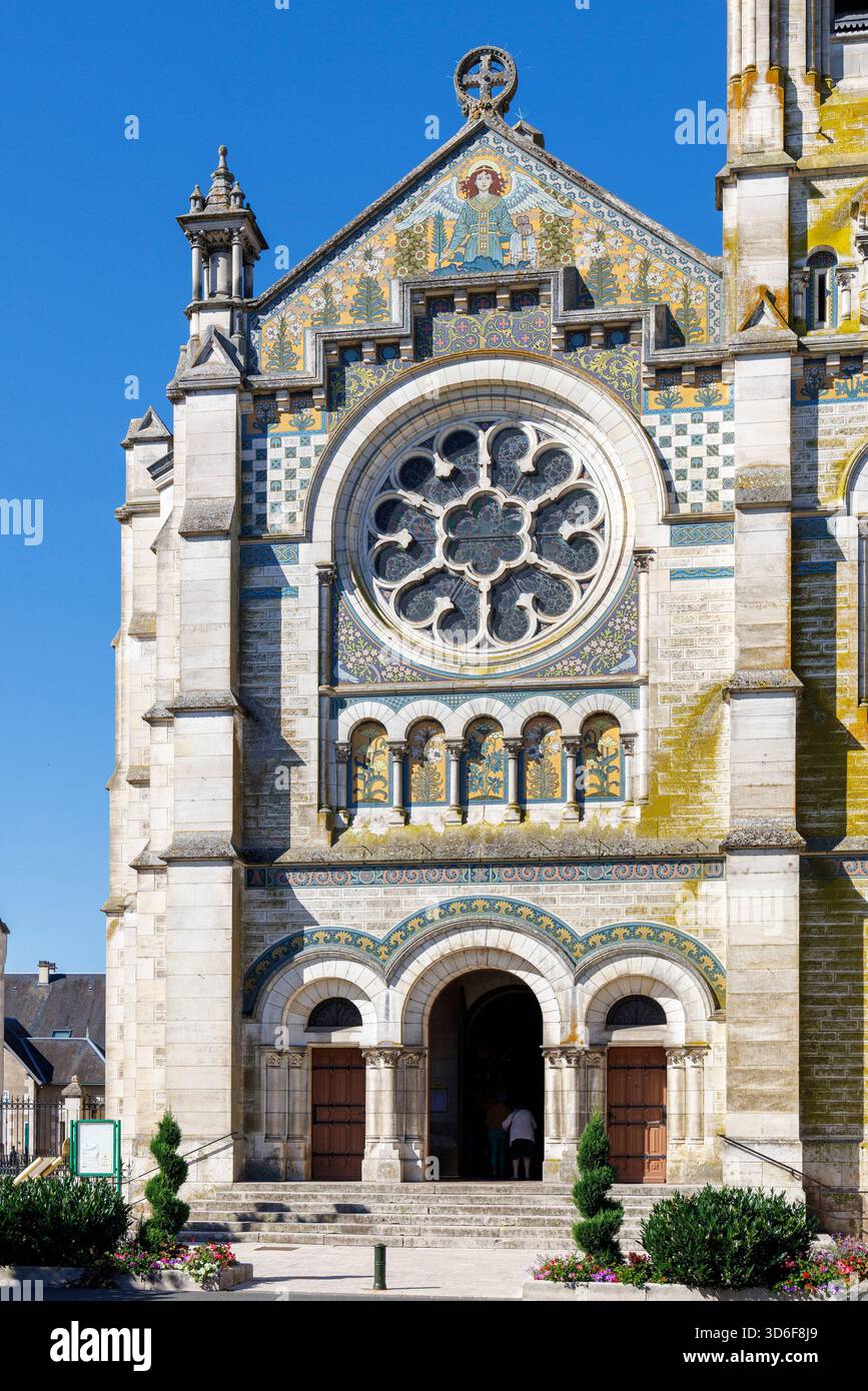 Église St Etienne (St Stephen), Briare, France Banque D'Images