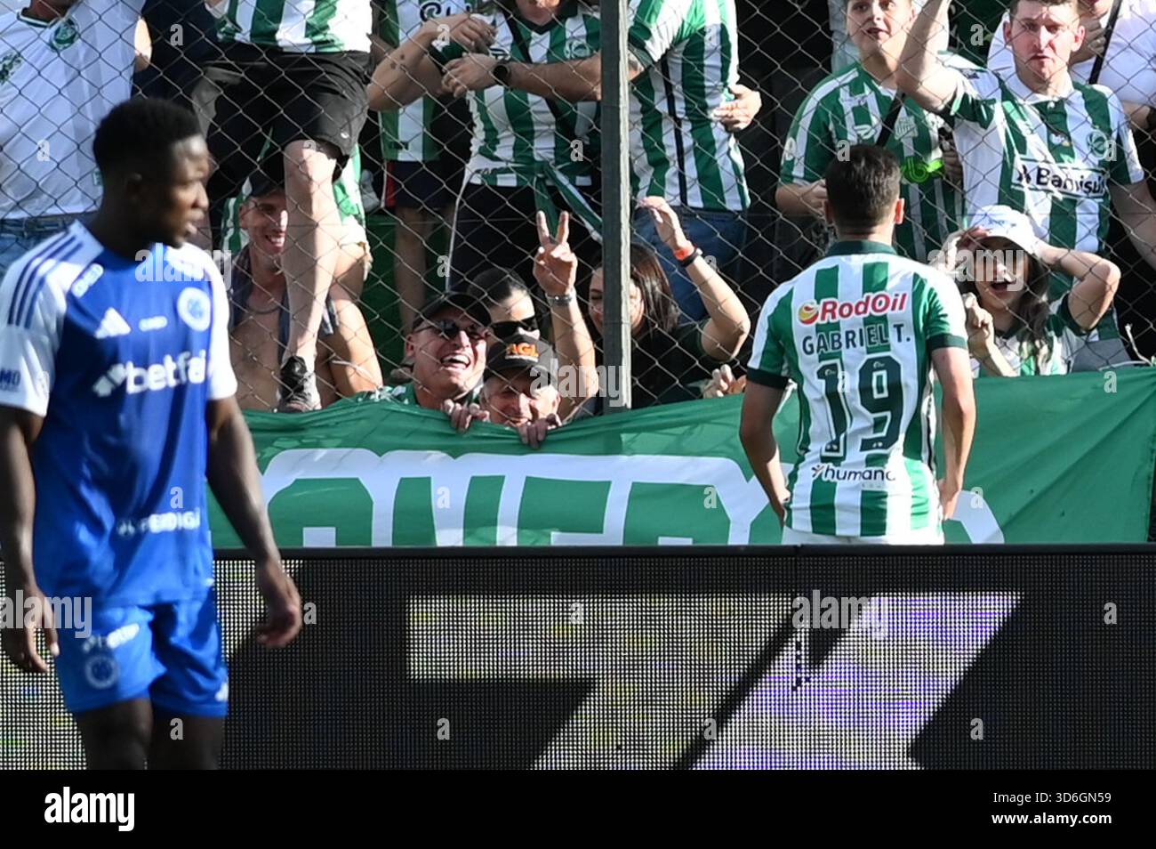 Caxias do Sul, Brésil. 20 novembre 2025. Images du match de football entre Juventude et Cruzeiro, joué à Estádio Alfredo Jaconi, valable pour la 34ème manche du Championnat brésilien 2025, série A. Caxias do Sul, RS (20). Crédit : Antônio Machado/FotoArena/Alamy Live News Banque D'Images