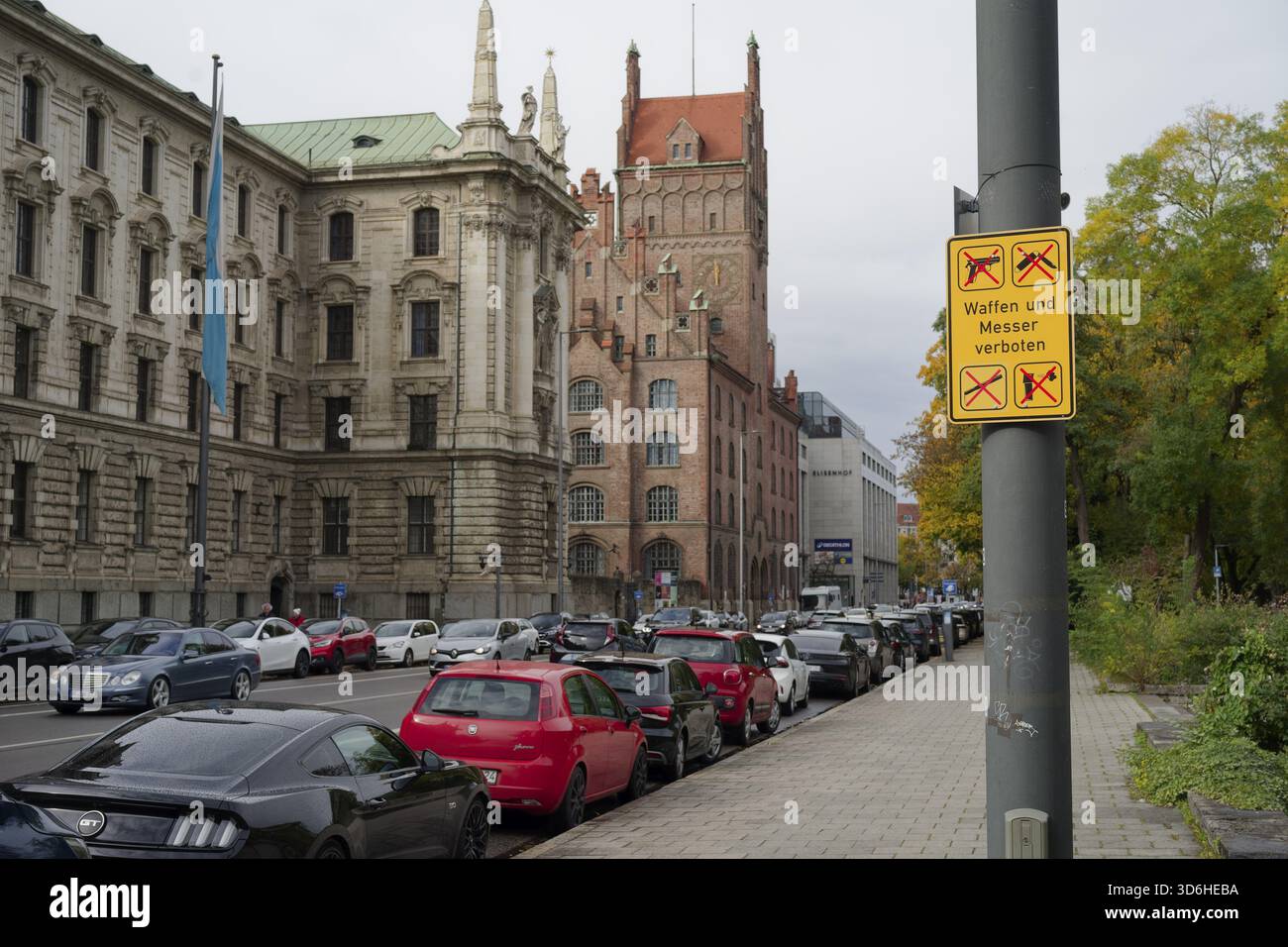 Zone d'interdiction d'armes, zone sans couteau, crime, blessure par arme blanche, blessure par balle, armes, couteau, arme poignardante, couteau poignardante, sécurité, ordre, violence, corporel ha Banque D'Images