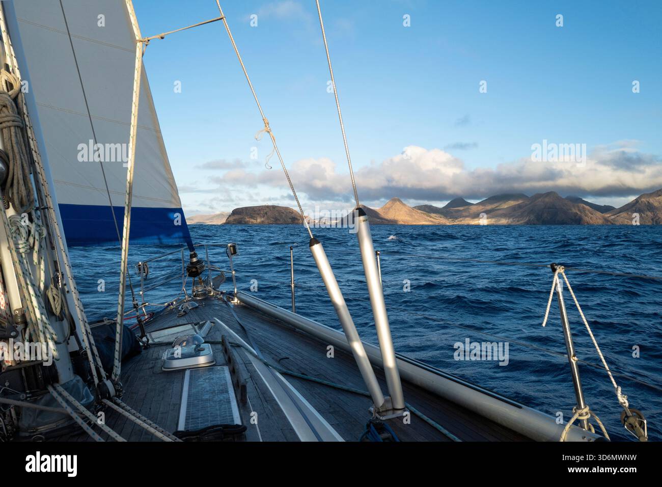 Yacht de croisière débarquant à Porto Santo, Madère Banque D'Images