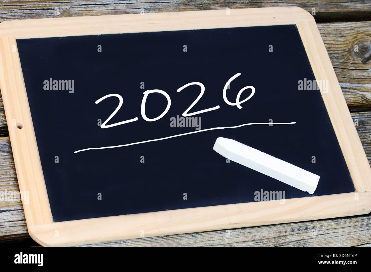 Un tableau noir et de la craie avec l'année 2026 écrit dessus Banque D'Images