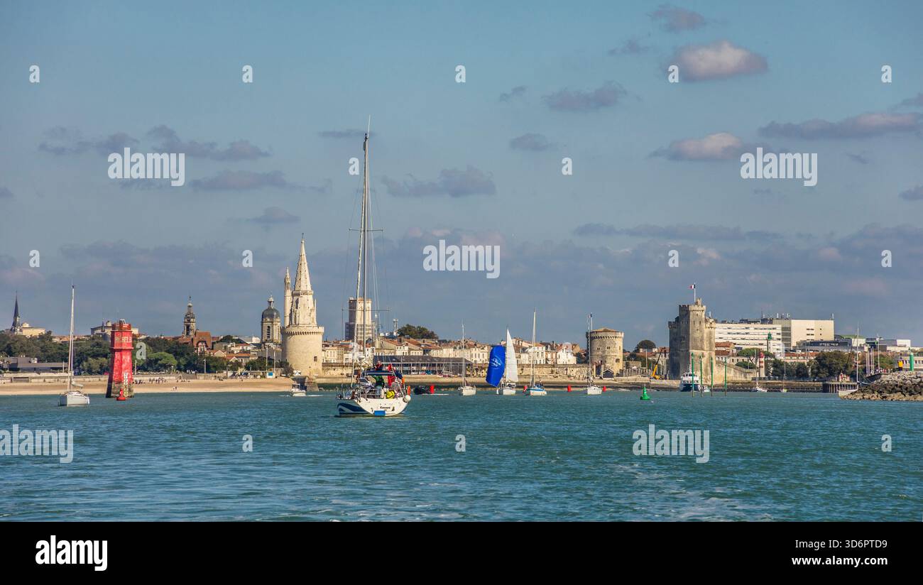 Tour de Richelieu phare à l'approche de View Port, le Vieux Port de la Rochelle, département de la Charente-maritime, région Nouvelle-Aquitaine, FR Banque D'Images