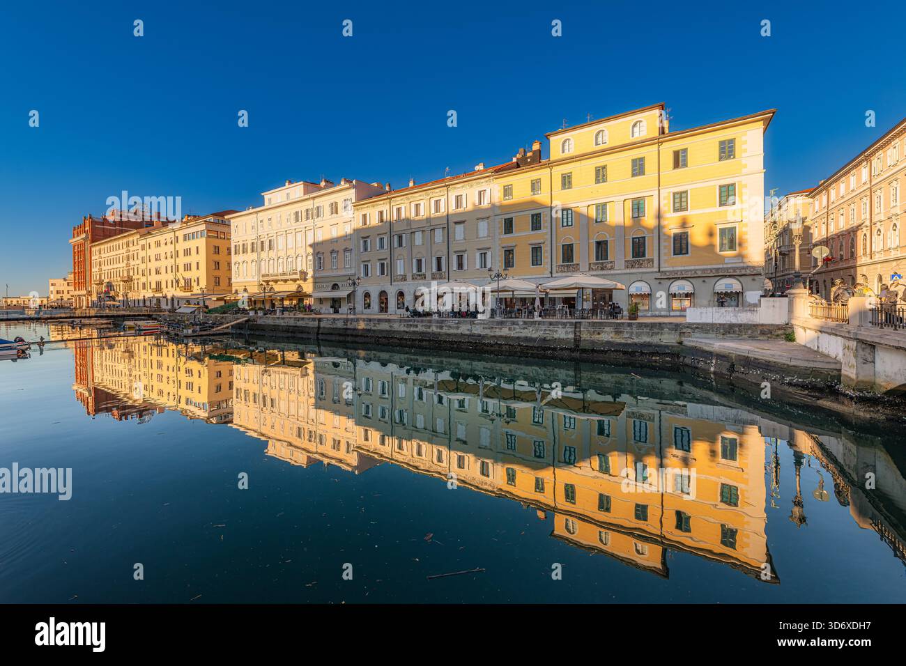le Canal Grande historique au centre-ville de Trieste, en Italie. Banque D'Images