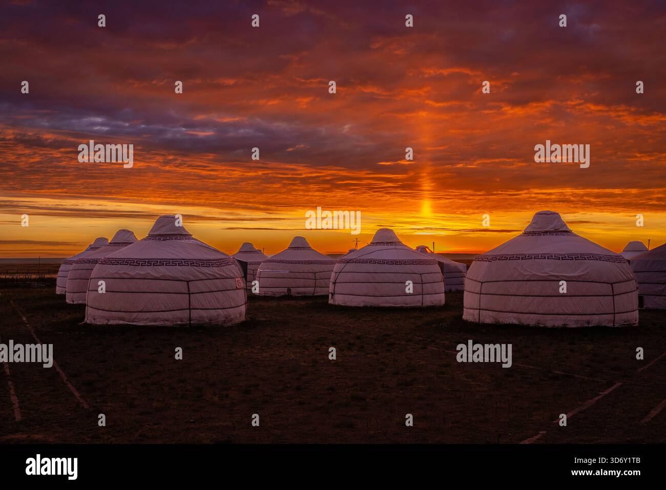 Camp GER dans le désert de Gobi, Mandalgovi, Mongolie Banque D'Images