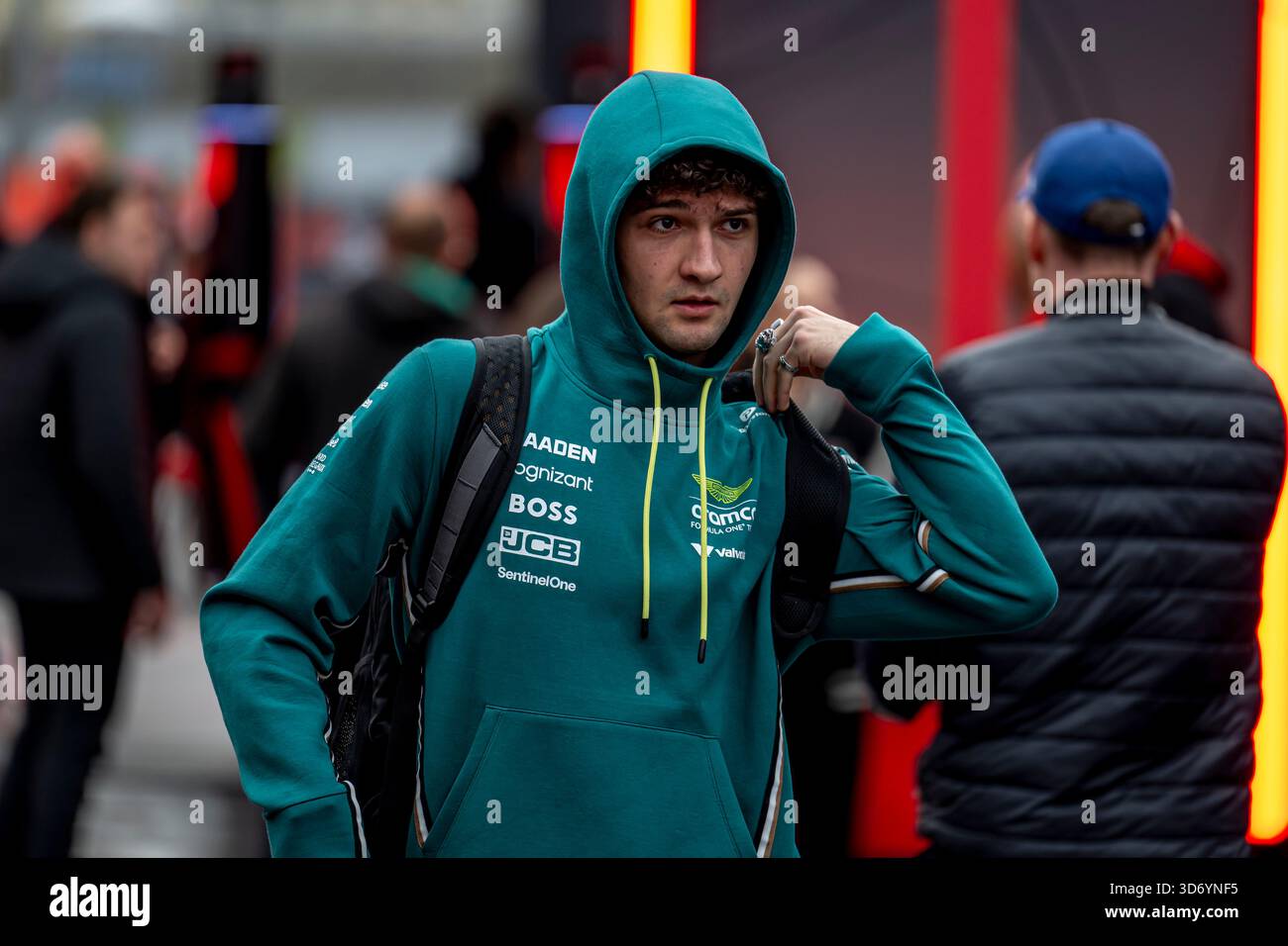 Las Vegas, États-Unis, 21 novembre 2025, Jak Crawford, pilote de développement de l'écurie Aston Martin F1 participant aux qualifications du Grand Prix de Las Vegas 2025, qui se déroulent à Las Vegas, aux États-Unis. Crédit : Michael Potts/Alamy Live News Banque D'Images