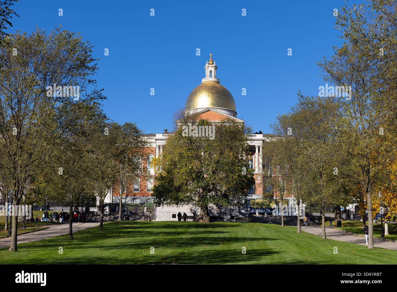 Massachusetts State House avec Golden Dome vu de Boston Common Banque D'Images