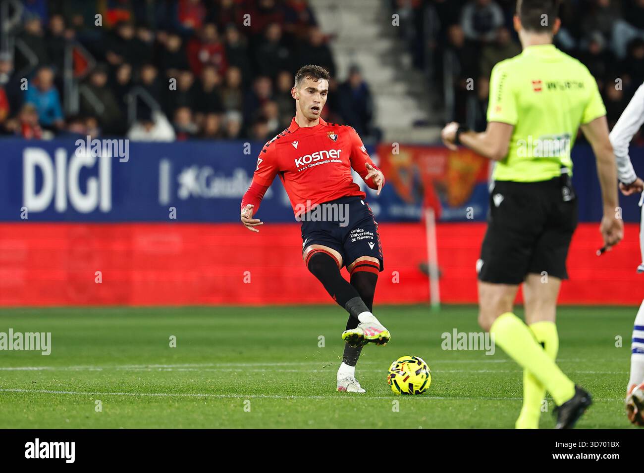 Pampelune, Espagne. 22 novembre 2025. Lucas Torro (Osasuna) Football/Football : Espagnol 'la Liga EA Sports' match entre CA Osasuna - Real Sociedad à l'Estadio El Sadar à Pampelune, Espagne . Crédit : Mutsu Kawamori/AFLO/Alamy Live News Banque D'Images