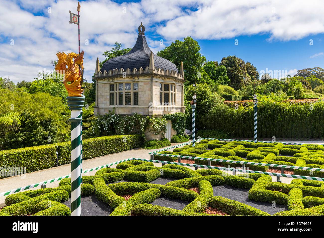 Le jardin Tudor, l'un des jardins clos de Hamilton Gardens, Waikato, Nouvelle-Zélande Banque D'Images