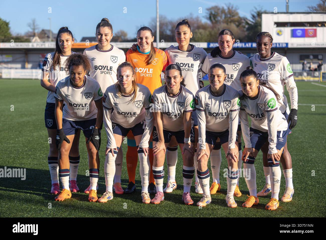 Westleigh Park, Havant, Hants, Royaume-Uni. 23 novembre 2025. L'équipe de West Ham pose lors du match de la Subway League Cup entre Portsmouth FC Women et West Ham United Women, à Westleigh Park, Havant, Angleterre. (Neil Holmes/SPP) crédit : SPP Sport Press photo. /Alamy Live News Banque D'Images