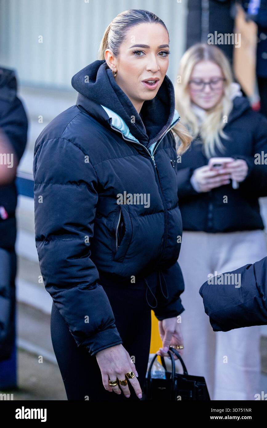 Westleigh Park, Havant, Hants, Royaume-Uni. 23 novembre 2025. GK Barry dans la foule lors du match de la Subway League Cup entre Portsmouth FC Women et West Ham United Women, à Westleigh Park, Havant, Angleterre. (Neil Holmes/SPP) crédit : SPP Sport Press photo. /Alamy Live News Banque D'Images
