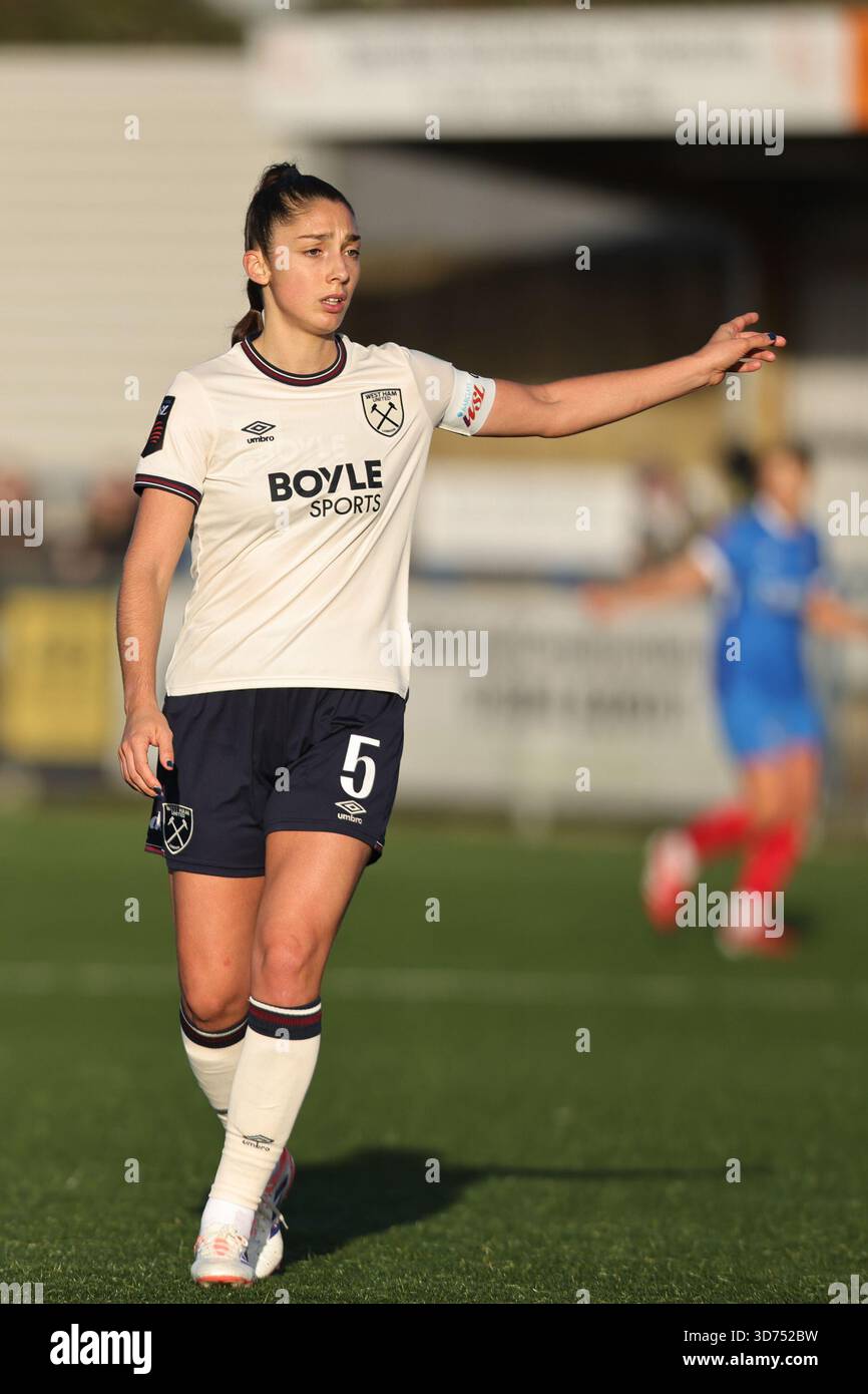 Westleigh Park, Havant, Hants, Royaume-Uni. 23 novembre 2025. Amber Tysiak (5 West Ham) lors du match de la Subway League Cup entre Portsmouth FC Women et West Ham United Women, à Westleigh Park, Havant, Angleterre. (Neil Holmes/SPP) crédit : SPP Sport Press photo. /Alamy Live News Banque D'Images