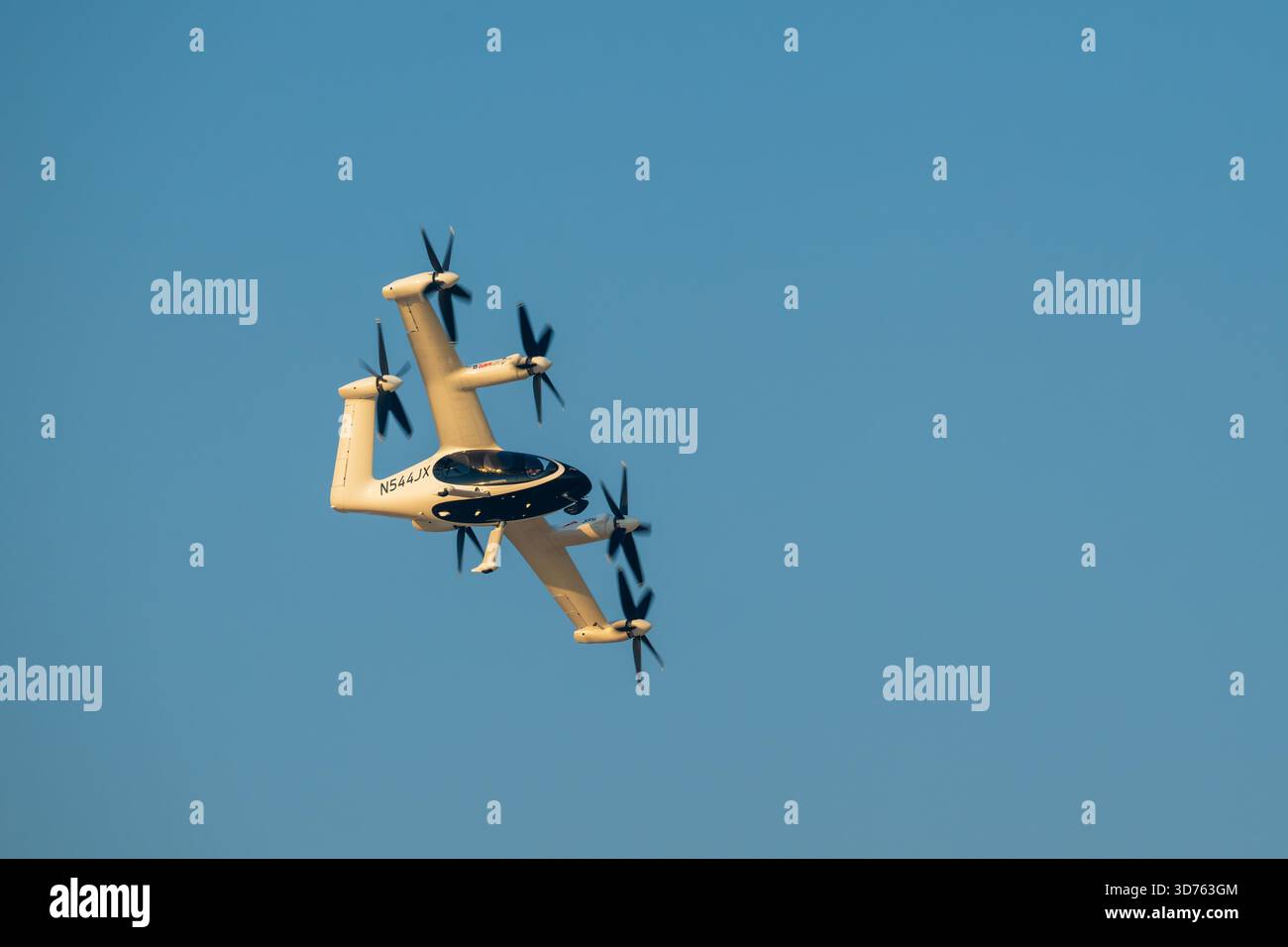 Joby Aviation Urban Air Mobility avion électrique de passagers en vol, Dubai Airshow, eau Banque D'Images