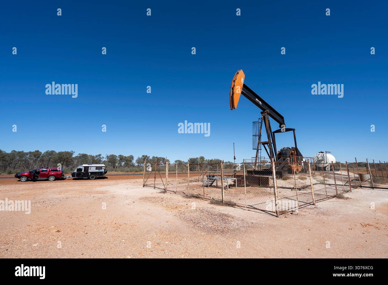Puits de pétrole abandonné, Windorah, Queensland, Australie Banque D'Images