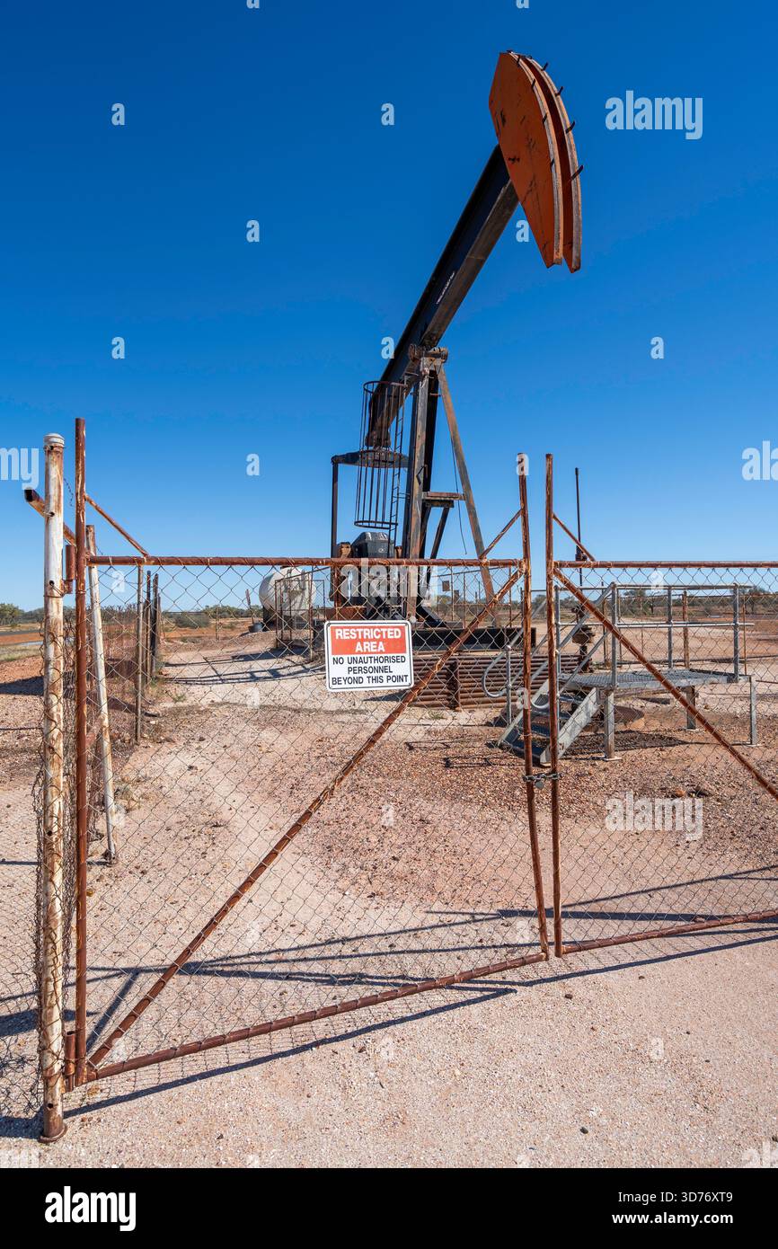 Puits de pétrole abandonné, Windorah, Queensland, Australie Banque D'Images